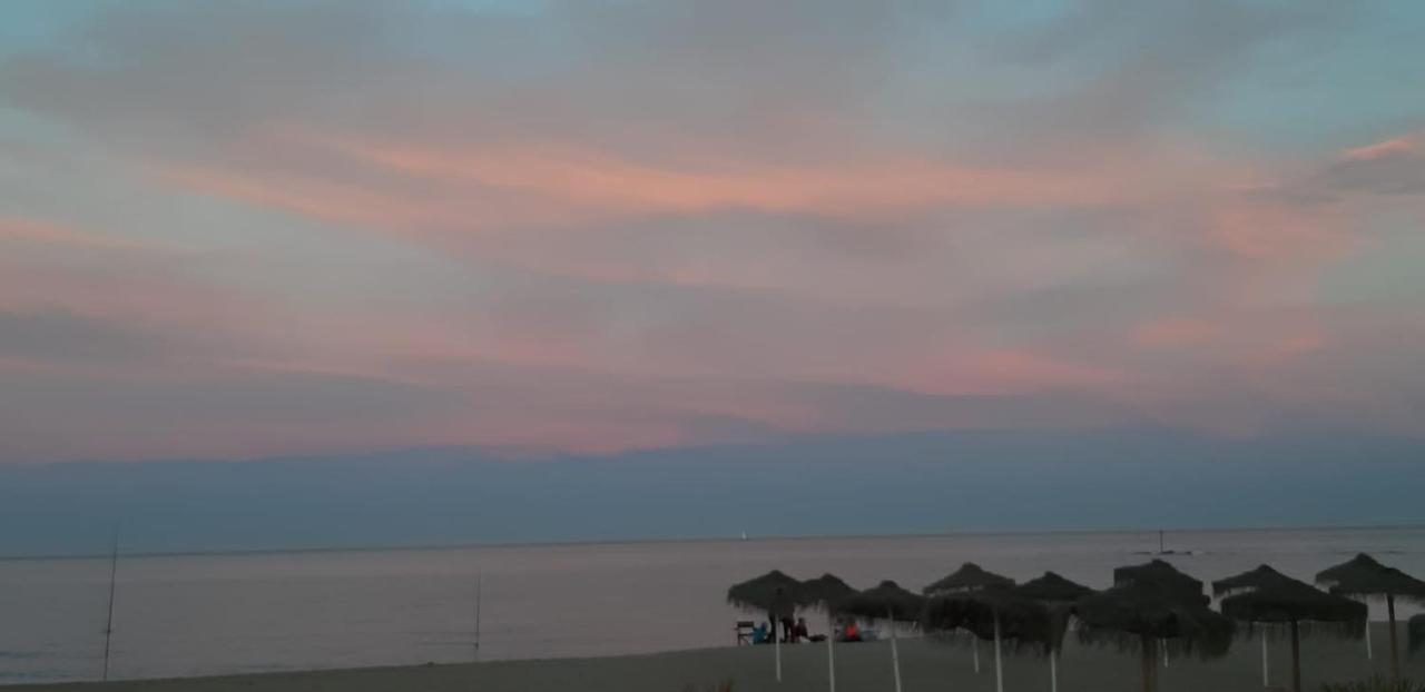 Beautiful Apartment In Third Line Beach Boliches Фуэнхирола Экстерьер фото