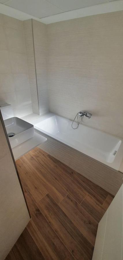 Beautiful Apartment In Third Line Beach Boliches Фуэнхирола Экстерьер фото