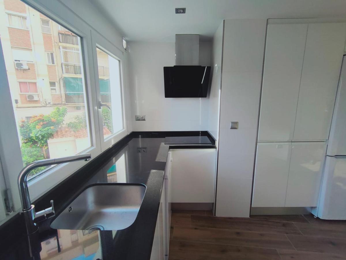 Beautiful Apartment In Third Line Beach Boliches Фуэнхирола Экстерьер фото