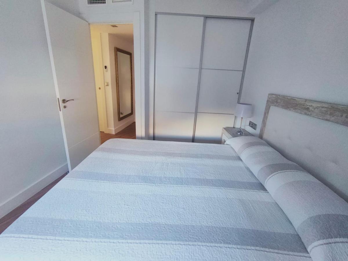 Beautiful Apartment In Third Line Beach Boliches Фуэнхирола Экстерьер фото